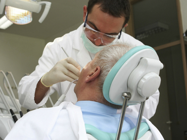 El 43 por ciento de los pacientes extremeños ha dejado de acudir a revisiones periódicas al dentista