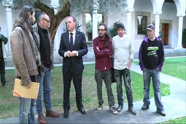 Monago amplía el patrocinio musical al grupo extremeño Sínkope y anuncia medidas de apoyo a las salad de rock