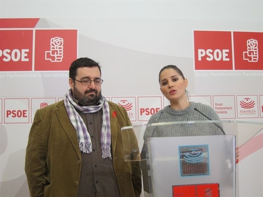 El PSOE le ofrece al Partido Popular su apoyo a la ley de lesbianas, gais, bisesuales y transexuales a cambio de diálogo
