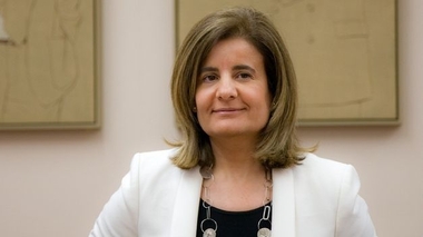 El Gobierno seguirá apoyando a los trabajadores del campo en Extremadura y Andalucía, asegura la ministra de Empleo
