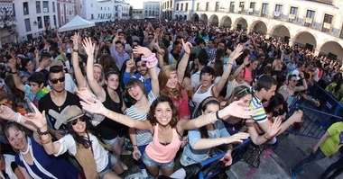 El portal Ragap, especializado en turismo LGBT, premia a la fiesta 'Los Palomos', de Badajoz, por su dinamización del sector