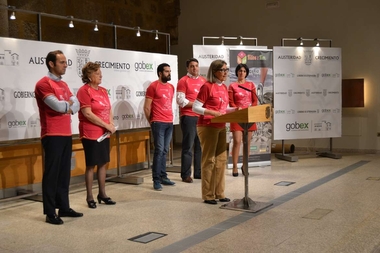 Nogales presenta la carrera solidaria 'Kilos' que recorrerá 500 kilómetros de la Vía de la Plata entre Astorga y Mérida