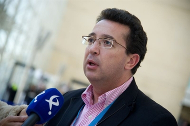El PP genera ilusión y confianza porque es un partido serio que no da bandazos, afirma Fernando Manzano
