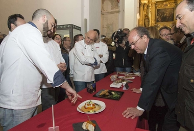 El Gobierno de Extremadura apoya el turismo gastronómico porque dinamiza la economía y crea empleo