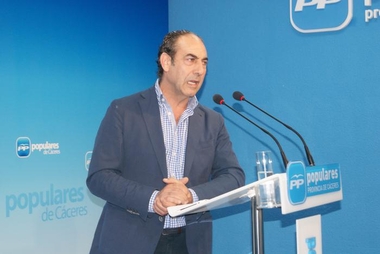 El diputado del PP Sánchez Duque le pide al PSOE que diga claramente si quiere despojar a la Guardia Civil de competencias en el cuidado de los montes