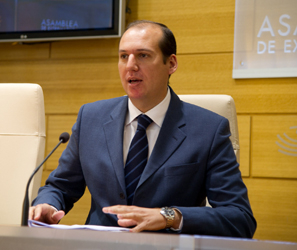 Extremadura tendrá desde este año su propia red regional de trasplantes, afirma el consejero Hernández Carrón