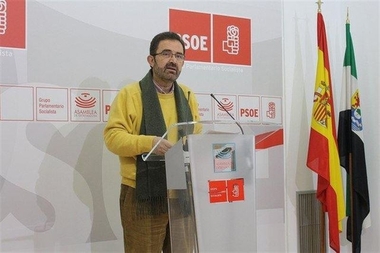 El PSOE extremeño achaca el descenso a la ''ingeniería creativa contable'', ya que se han ''borrado'' desempleados