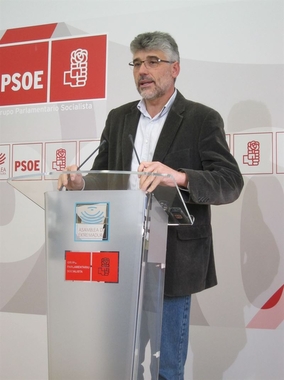 El PSOE rechazará la bajada de impuestos que plantea Monago para presentar su propia propuesta, que ya está redactada