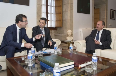 Extremadura puede crear 14.000 empleos netos entre este año y el siguiente, según un informe que el BBVA le ha presentado a Monago