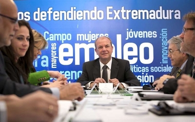 El Gobierno extremeño dedica 70 millones en ayudas para la incorporación de jóvenes al campo en los próximos cuatro años