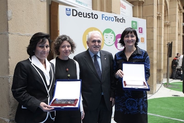 La catedrática extremeña Asunción Gómez Pérez, premiada en el País Vasco por sus investigaciones en inteligencia artificial