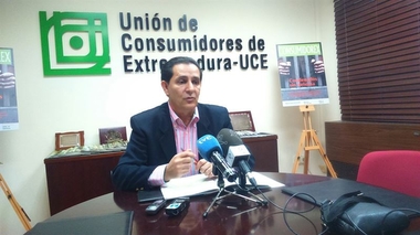 La Unión de Consumidores llevará a juicio, gratuitamente, reclamaciones de cláusulas suelo no aceptadaspor los bancos