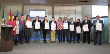 Nueve municipios extremeños reciben el distintivo Municipio Emprendedor