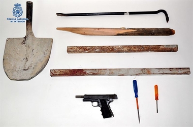 La Policía Nacional detiene a dos hermanos por tentativa de homicidio durante una trifulca en un barrio de Badajoz