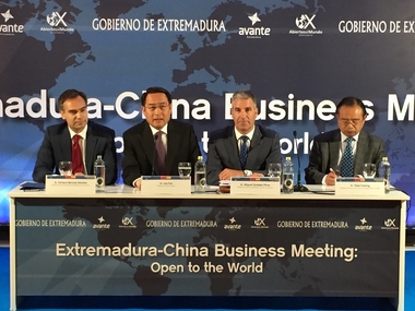 La delegación china que ha visitado Extremadura se interesa por la minería y el sector agroalimentario extremeño