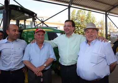Vara propone un plan de rescate a empresas y comercio de proximidad porque fija la población al mundo rural