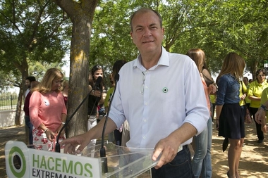 Monago defiende el debate en Canal Extremadura con todos los partidos porque siempre es bueno hablar