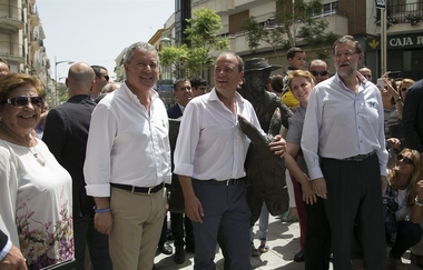 Frente al acuerdo que Vara tiene cerrado con Podemos, el PP lo tiene con el pueblo extremeño, afirma Monago