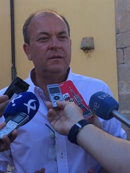 Monago asegura que el debate en Canal Extremadura ha sido un once contra uno