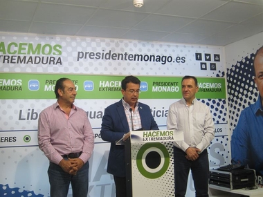Manzano ve en el 'tsunami' sufrido por el PP en la región un castigo a las políticas del partido en España