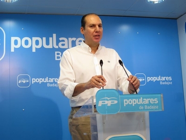 Carrón critica aVara por empezarla legislatura incumpliendosu promesa de reducir el número de consejerías