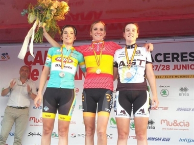Anna Sanchis firma el doblete en los campeonatos de España de ciclismo que se celebran en Cáceres