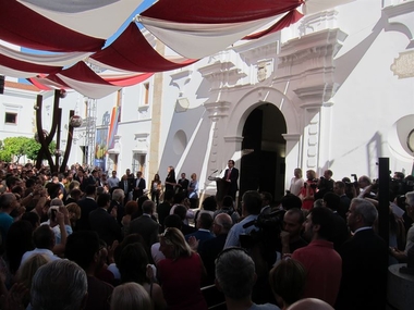 Vara toma posesión de la Presidencia de Extremadura