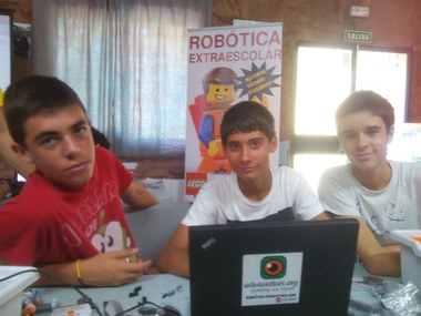 Cañamero (Cáceres) acoge un campamento juvenil en inglés que gira en torno a la robótica y la ingeniería