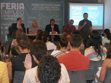 Un total de 180 personas busca en la Feria del Empleo de Castuera 'recursos' para poder acceder al mercado laboral
