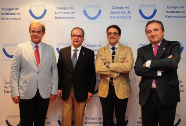 Elías Corbacho Pérez, nuevo presidente del Colegio de Dentistas de Extremadura