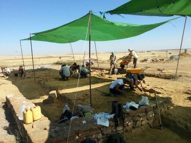 Jóvenes arqueólogos de diversas universidades participan en una campaña de excavacaciones en la ciudad romana de Regina