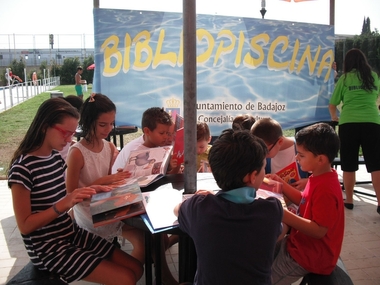 Abiertas las Bibliopiscinas de la capital pacense