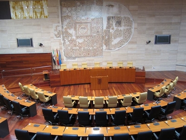 El pleno de la Asamblea de Extremadura designar este martes a los dos senadores por la comunidad