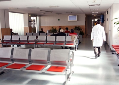 Extremadura, entre las comunidades con mayor gasto sanitario público en 2013 en relación a su población