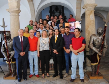 La presidenta de la Asamblea defiende la 