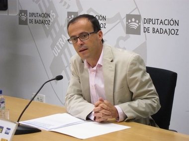 La Diputación de Badajoz aboga por la unión de todas las administraciones extremeñas en torno al tren Madrid-Lisboa
