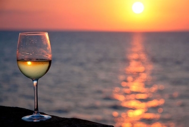 Almendralejo organiza en Setúbal (Portugal) dos cruceros tematizados con vino y cava del municipio