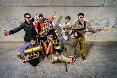 Kumpania Algazarra presenta este viernes su último trabajo en 'Los Conciertos de Pedrilla' de Cáceres