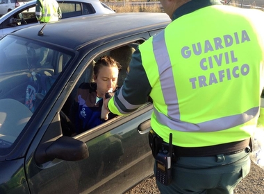 La Guardia Civil inicia este lunes una campaña de control de drogas y alcohol en las carreteras extremeñas