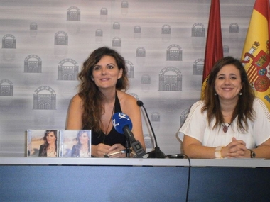 La extremeña Mara Miranda será la telonera del concierto de Ana Belén y Víctor Manuel en el Teatro Romano de Mérida