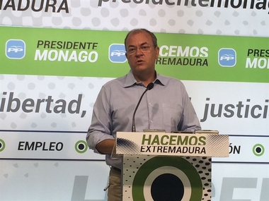 Monago pide 'volcarse' para recuperar Gata con un plan para que 'la factura no la paguen los vecinos'