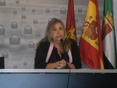    La consejera de Educación y Empleo de Extremadura, Esther Gutiérrez, considera que las propuestas de las comunidades autónomas no gobernadas por el