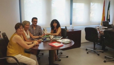La directora general de Políticas Sociales se reúne con colectivos de voluntariado y del pueblo gitano