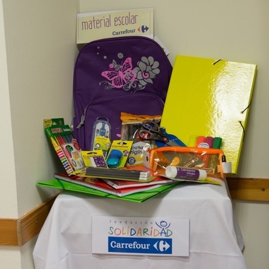 Cáceres y Badajoz celebran la séptima edición de la 'Vuelta al Cole Solidaria' de Carrefour y Cruz Roja