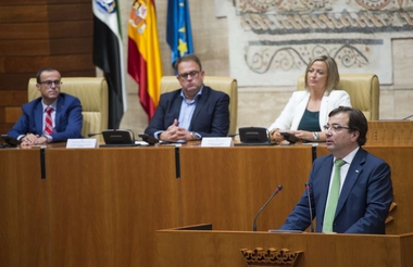 Vara propone un nuevo modelo de participación ciudadana para 'repensar' Extremadura 