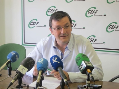 CSI-F insta a la Junta de Extremadura a negociar el abono del 75% de la paga de Navidad de 2012 a los funcionarios
