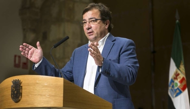 La Junta de Extremadura mantendrá el adelanto de la próxima paga extra a los empleados públicos