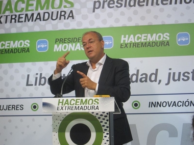 Monago resalta que el Gobierno de Vara tiene 'el depósito lleno' con fondos Feder 'negociados' por el PP para la región
