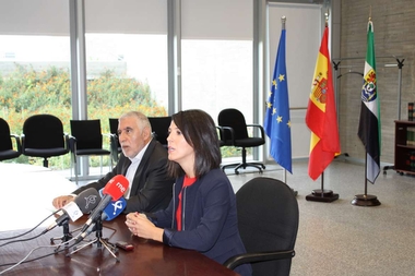 Educación destaca la 'total normalidad' del inicio del curso escolar en la región