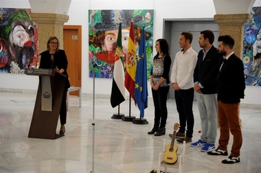 Más de 30 obras de temática circense se exponen en la Asamblea de Extremadura
